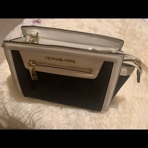 Michael Kors Black selma small crossbody bag